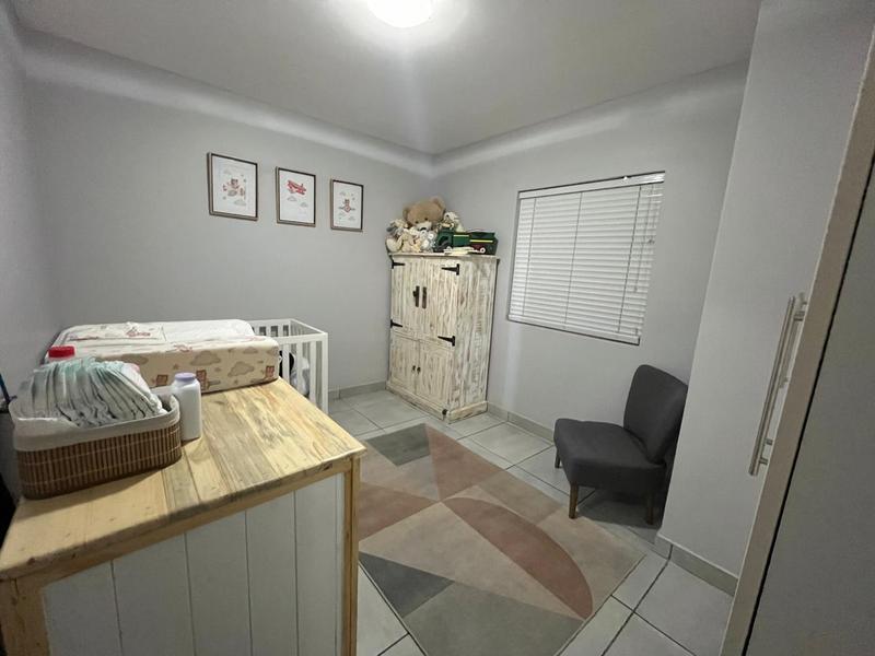 To Let 2 Bedroom Property for Rent in Island View Western Cape